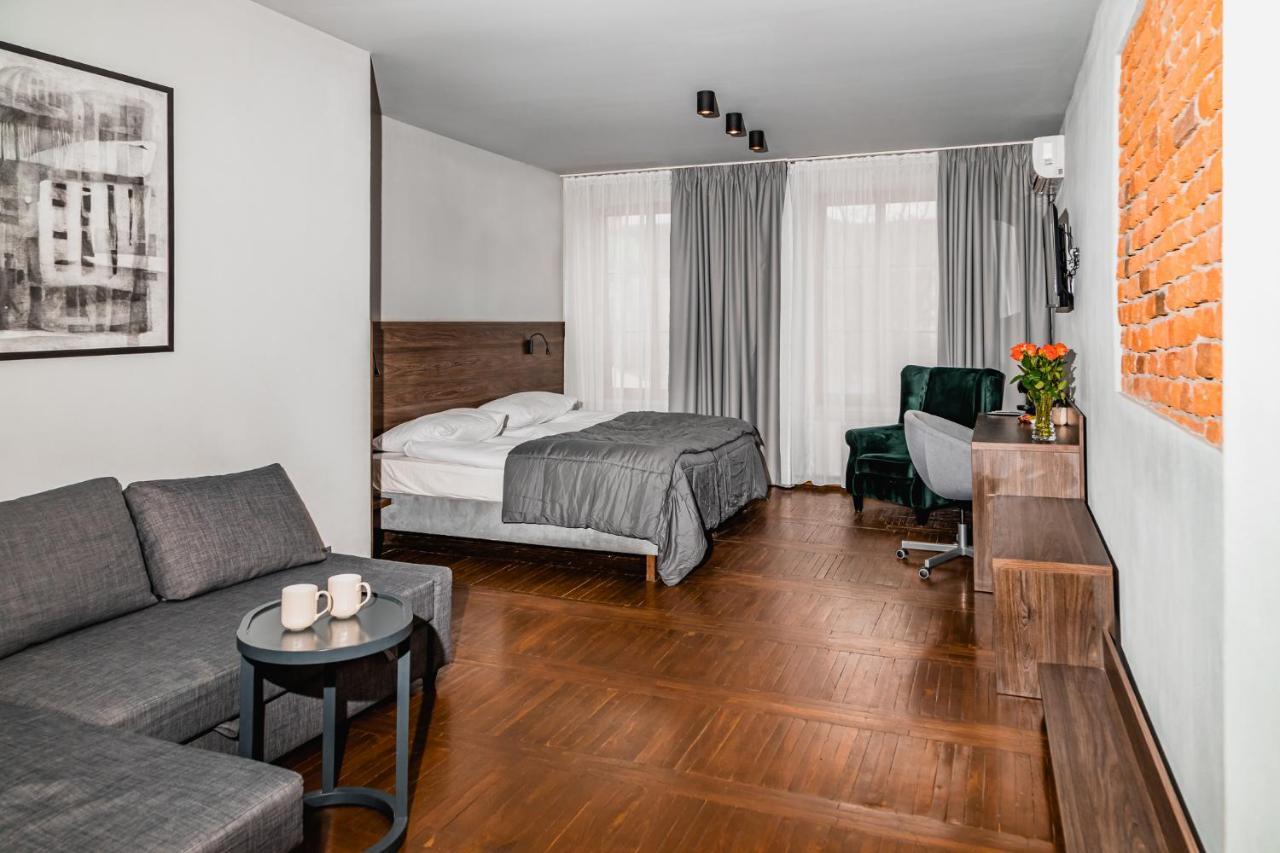 The Old Townhouse II Aparthotel Krosno Buitenkant foto