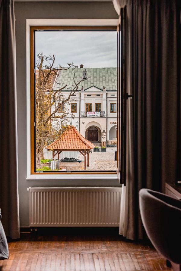 The Old Townhouse II Aparthotel Krosno Buitenkant foto