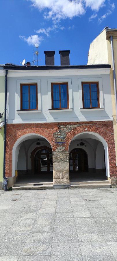 The Old Townhouse II Aparthotel Krosno Buitenkant foto